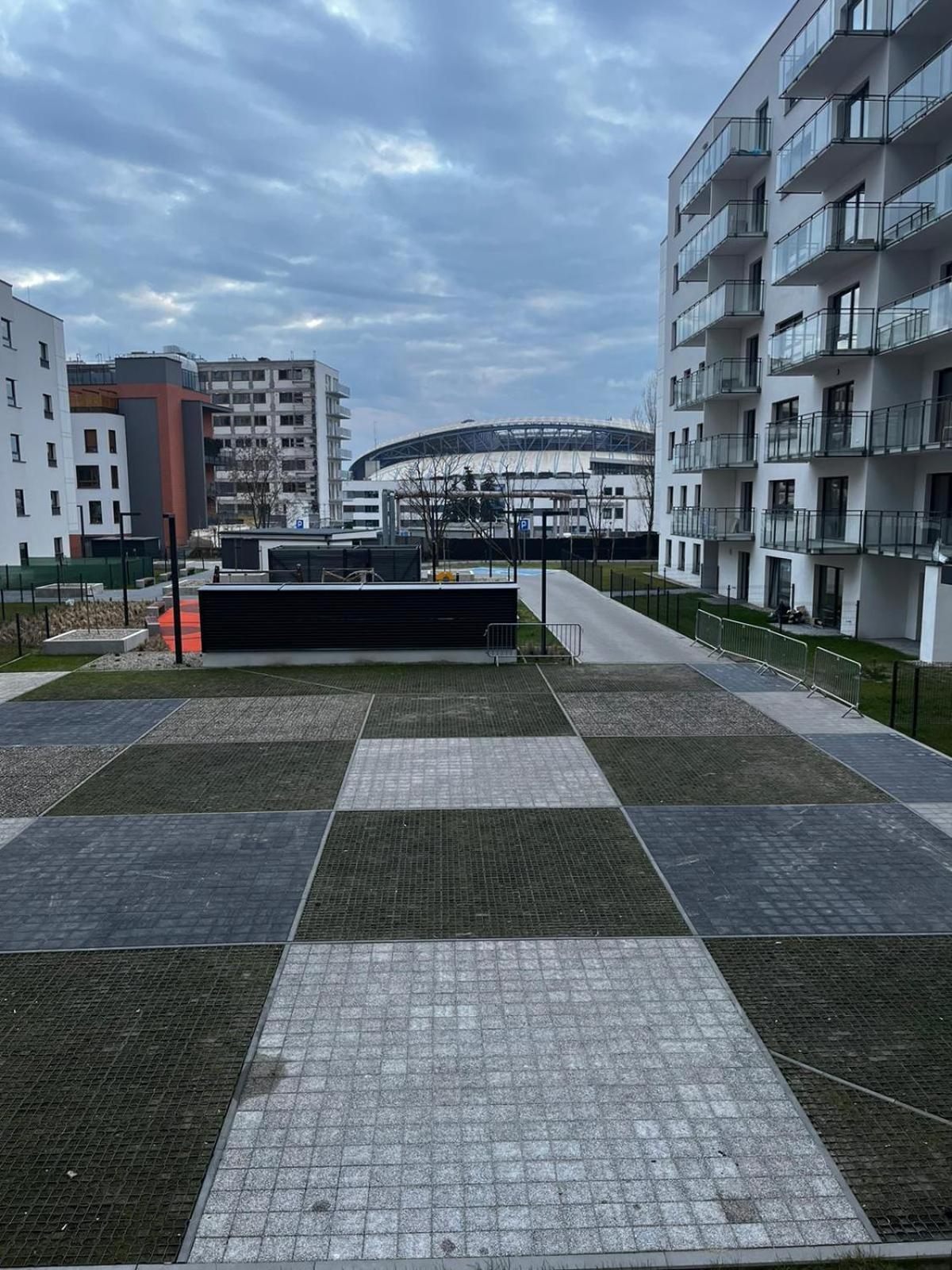 Apartament Z Widokiem Na Stadion Styl Industrialny Jedyny Taki Check In 24 H بوزنان المظهر الخارجي الصورة